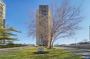 5 Horizon Road 2504, Fort Lee, NJ 07024 - Photo 2