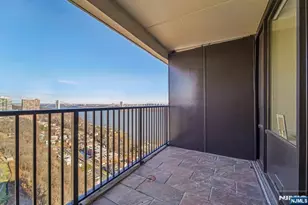 5 Horizon Road 2504, Fort Lee, NJ 07024 - Photo 16