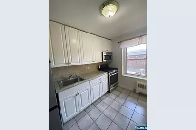 2195 N Central Road 2B #2B, Fort Lee, NJ 07024 - Photo 8