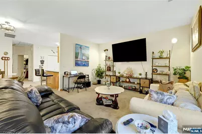 520 Victor Street 8 #8, Saddle Brook Township, NJ 07663 - Photo 4