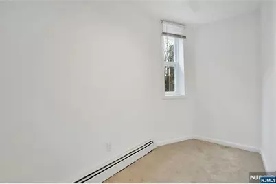 811 Montgomery Street 201 #201, Jersey City, NJ 07306 - Photo 4