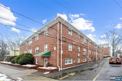 201 Oakdene Place C00E2 #C00E2, Cliffside Park, NJ 07010 - Photo 4