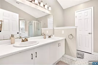 554 Adirondack Court, Mahwah, NJ 07430 - Photo 26