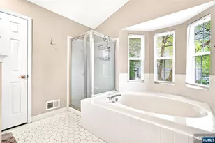 554 Adirondack Ct, Mahwah, NJ 07430 - Photo 28