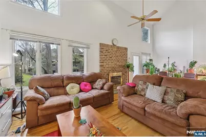 33 Pamrapo Court C33W #C33W, Glen Rock, NJ 07452 - Photo 16