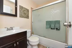 2 Lincoln Pl, Moonachie, NJ 07074 - Photo 10