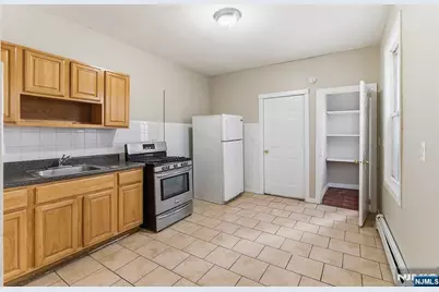 130 Littleton Avenue 2 #2, Newark, NJ 07103 - Photo 6