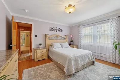 391 E Avenue, Bayonne, NJ 07002 - Photo 10