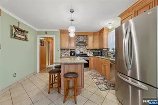 391 East Ave, Bayonne, NJ 07002 - Photo 4