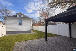 74 Laurel St, Ridgefield Park, NJ 07660 - Photo 14