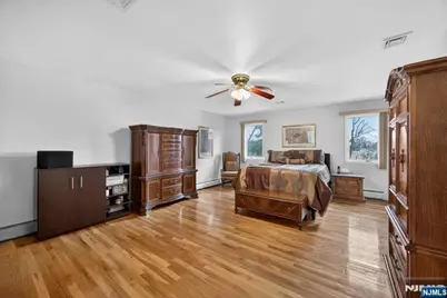 152 Claremont Avenue, Saddle Brook Township, NJ 07663 - Photo 8