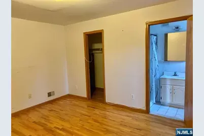 422A Warren Street 1F #1F, Harrison, NJ 07029 - Photo 8