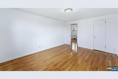 441 Lawn Avenue 17 #17, Palisades Park, NJ 07650 - Photo 14