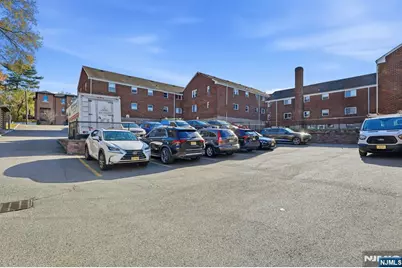 441 Lawn Avenue 17 #17, Palisades Park, NJ 07650 - Photo 18