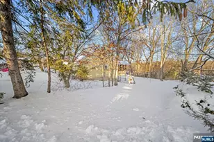 212 Spruce St, Midland Park, NJ 07432 - Photo 2