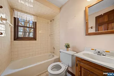 212 Spruce Street, Midland Park, NJ 07432 - Photo 20