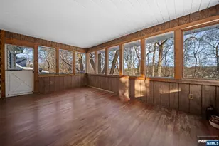 212 Spruce St, Midland Park, NJ 07432 - Photo 10