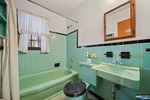 212 Spruce St, Midland Park, NJ 07432 - Photo 14