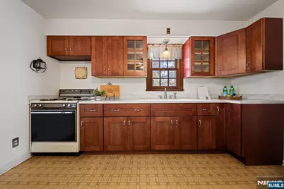 212 Spruce Street, Midland Park, NJ 07432 - Photo 6