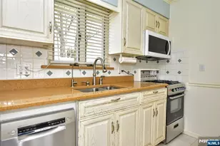 21 Charles Terrace, Waldwick, NJ 07463 - Photo 8