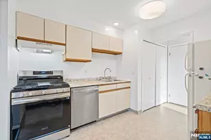 15 Hillcrest Ave A, Fort Lee, NJ 07024 - Photo 10