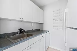 300 Lookout Ave C4, Hackensack, NJ 07601 - Photo 12