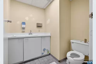 500 Piermont Road 103 #103, Closter, NJ 07624 - Photo 10