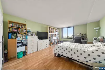 1265 15th 11L #11L, Fort Lee, NJ 07024 - Photo 10