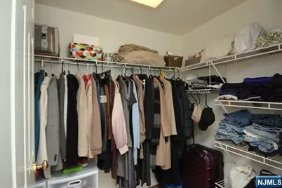 307 Jefferson Court, Edgewater, NJ 07020 - Photo 16