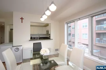 307 Jefferson Court, Edgewater, NJ 07020 - Photo 10