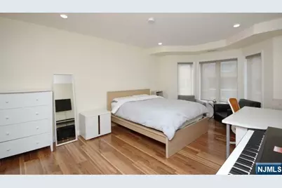 307 Jefferson Court, Edgewater, NJ 07020 - Photo 14