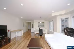 307 Jefferson Ct, Edgewater, NJ 07020 - Photo 8