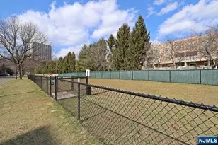 307 Jefferson Ct, Edgewater, NJ 07020 - Photo 34