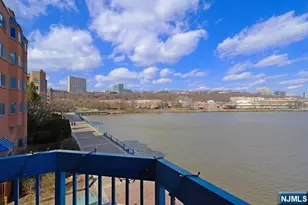 307 Jefferson Ct, Edgewater, NJ 07020 - Photo 4