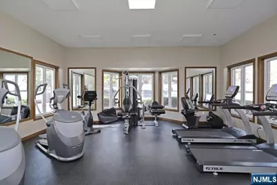 307 Jefferson Court, Edgewater, NJ 07020 - Photo 30