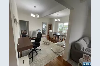 823 Anderson Avenue Fl 2 #Fl 2, Fort Lee, NJ 07024 - Photo 2