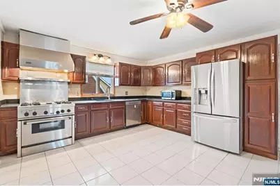 351 Macarthur Avenue 2 #2, Garfield, NJ 07026 - Photo 8