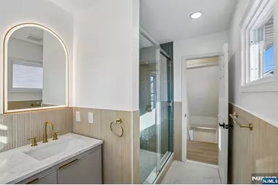 4 Lincoln Place, Cliffside Park, NJ 07010 - Photo 24