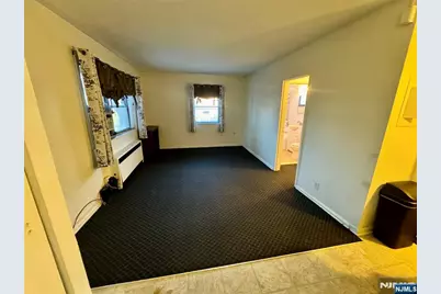 411 Park 2J #2J, Fort Lee, NJ 07024 - Photo 4