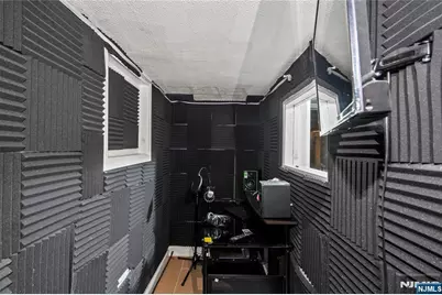 10 Treacy Avenue, Newark, NJ 07108 - Photo 14