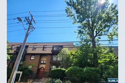 550 North Avenue E #E, Fort Lee, NJ 07024 - Photo 2