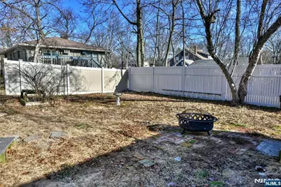 638 Washington Avenue, Washington Township, NJ 07676 - Photo 16