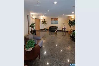 633 Palisade Avenue 3C #3C, Cliffside Park, NJ 07010 - Photo 8