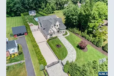 63 Grandview Avenue, North Caldwell, NJ 07006 - Photo 2