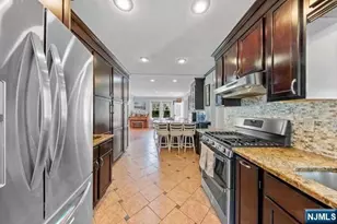 940 Garrison Ave, Teaneck Township, NJ 07666 - Photo 8