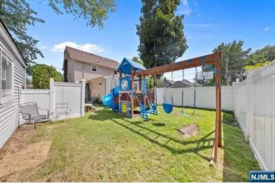 940 Garrison Avenue, Teaneck Township, NJ 07666 - Photo 32