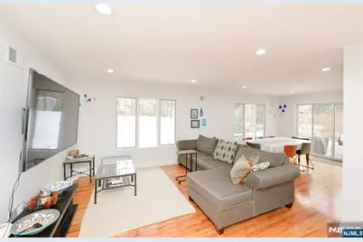 16 Gurney Terrace, Fair Lawn, NJ 07410 - Photo 10