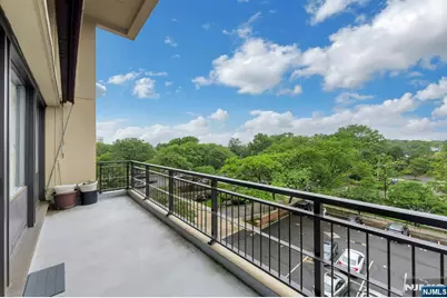 2 Horizon 626 #626, Fort Lee, NJ 07024 - Photo 10