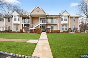 556 Holly Ct, Mahwah, NJ 07430 - Photo 2