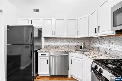 556 Holly Court, Mahwah, NJ 07430 - Photo 18